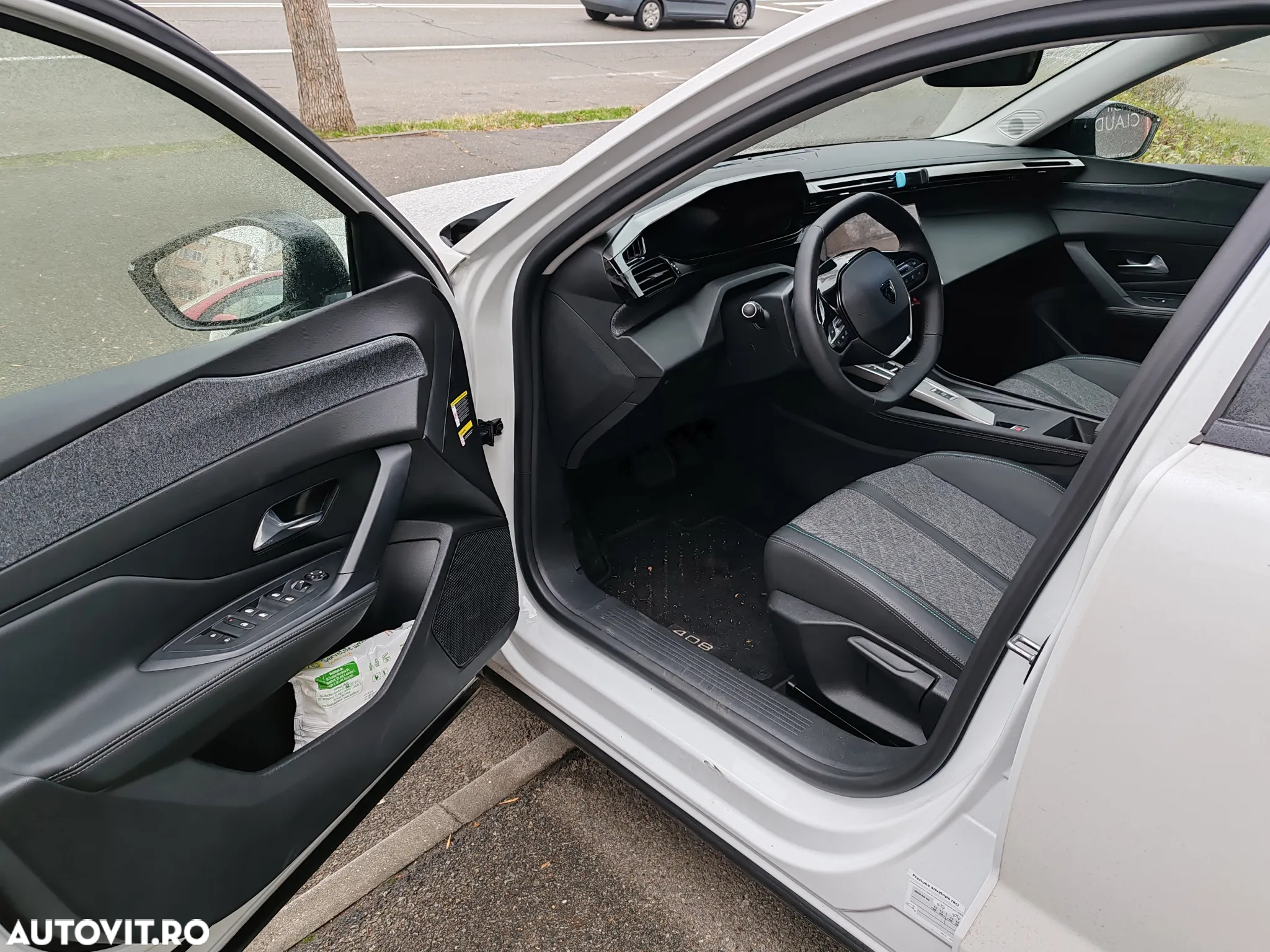 Peugeot 408 1.2L PureTech 130 S&S EAT8 Allure Pack - 20