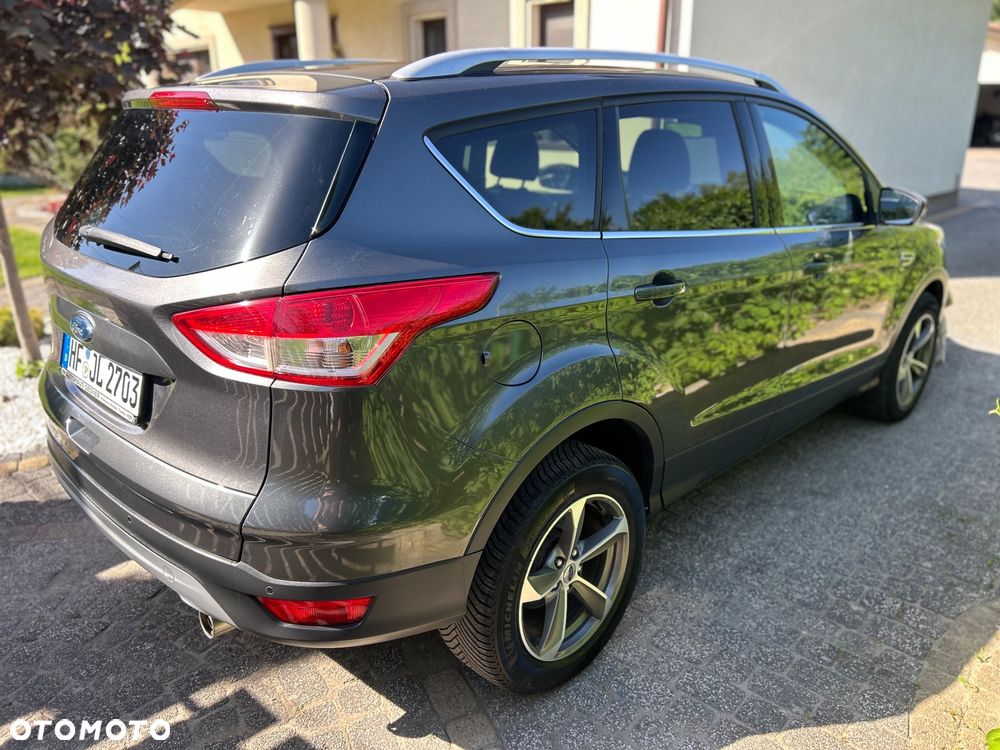 Ford Kuga 2.0 TDCi 2x4 Titanium - 13