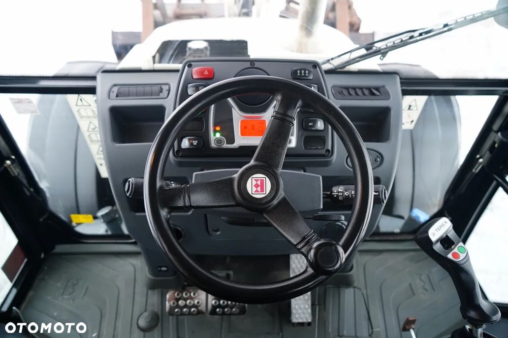 Terex TLB 990 /  KOPARKO-ŁADOWARKA / KOMPLET ŁYŻEK /  3 300  MTH / - 28