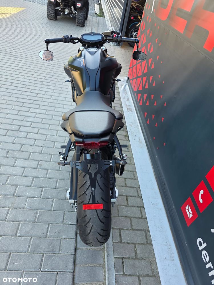Yamaha MT - 18