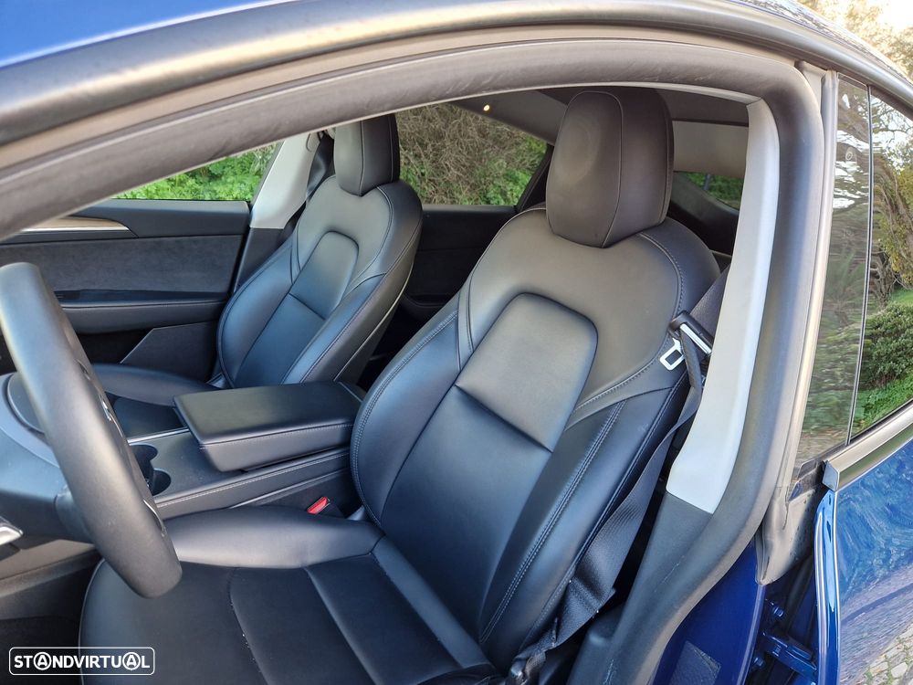 Tesla Model Y Long Range Dual Motor AWD - 7