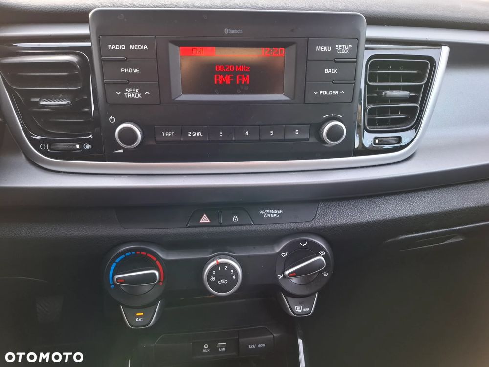 Kia Rio - 15