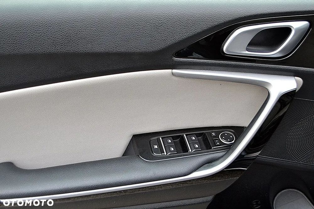 Kia XCeed 1.6 CRDi LAUNCH EDITION - 11