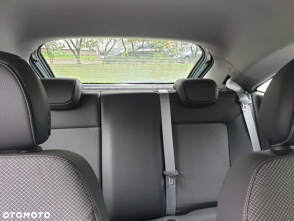 Opel Corsa 1.4 16V Cosmo - 15