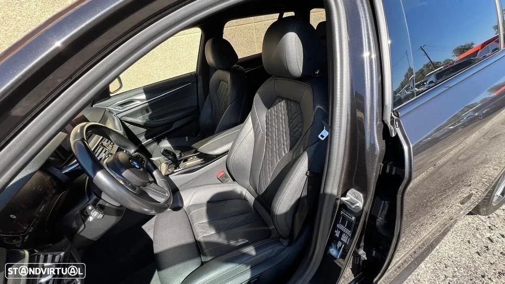 BMW 520 d Pack Desportivo M Auto - 9