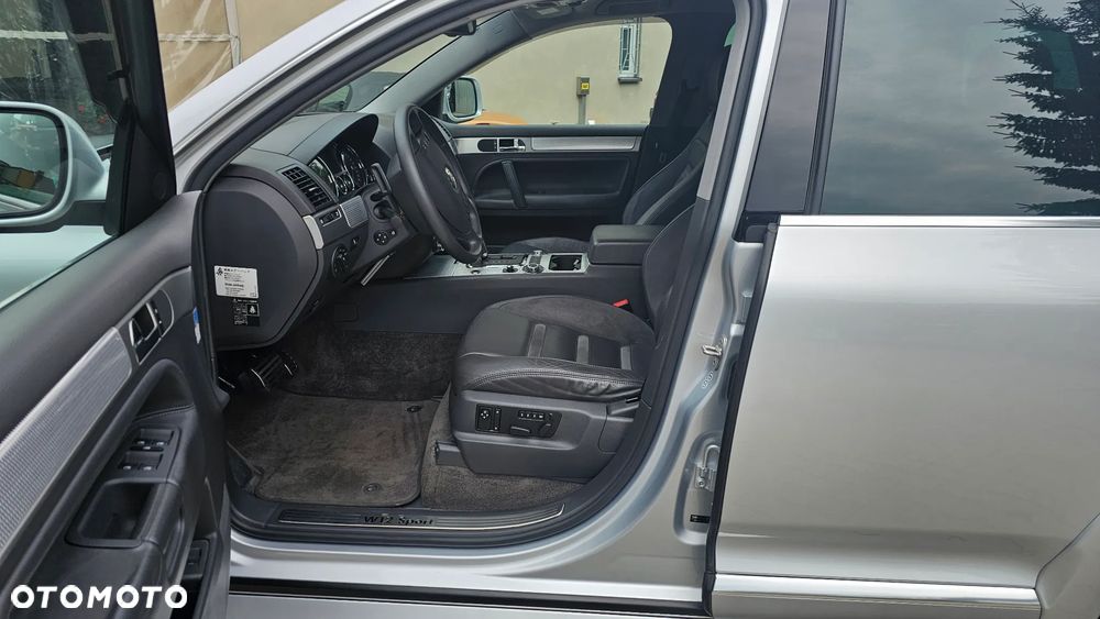 Volkswagen Touareg 6.0 W12 Automatik Sport - 12