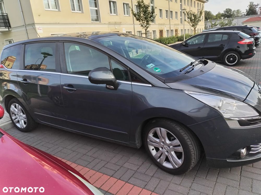 Peugeot 5008 - 5