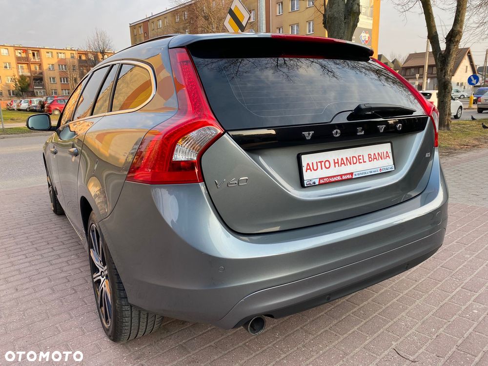 Volvo V60 D3 Summum - 25
