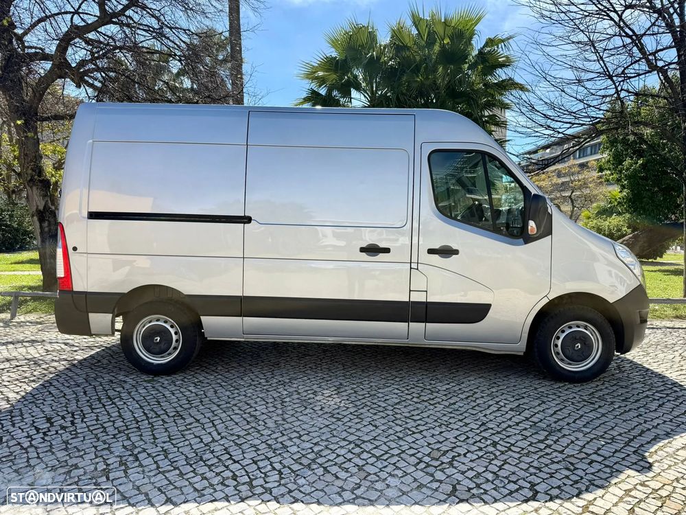 Renault Master 2.3DCI L2H2 135cv 3 Lugares - 8