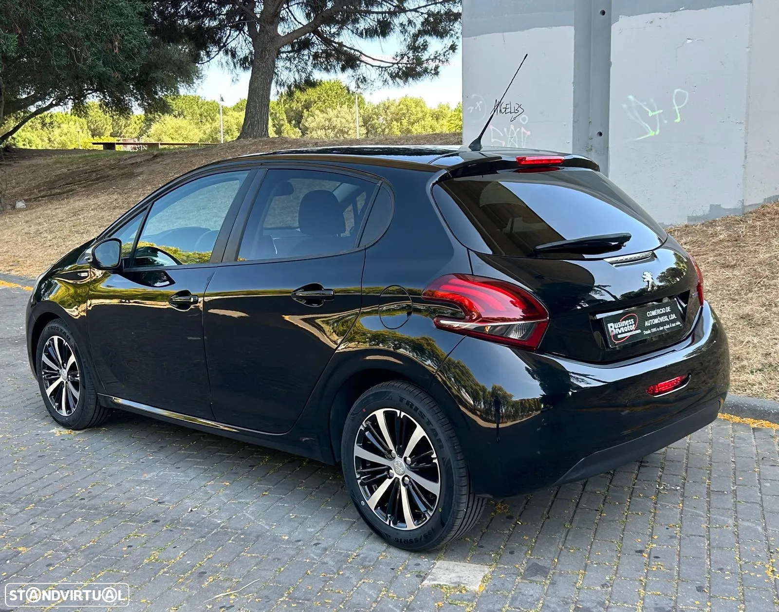 Peugeot 208 1.6 BlueHDi Style - 3