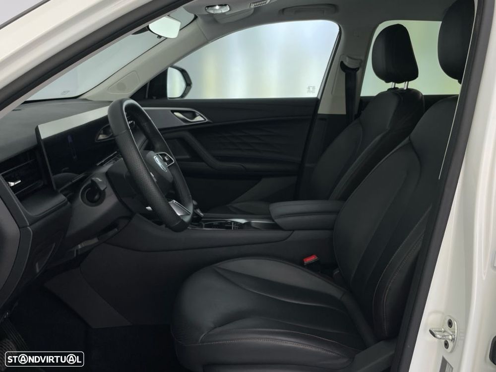 MG HS Luxury - 11