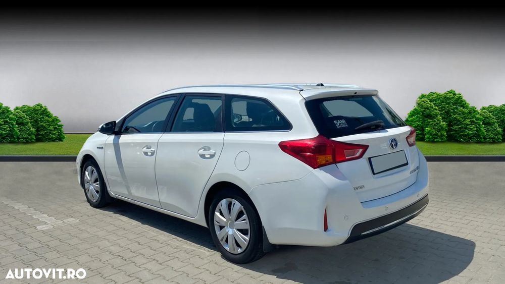 Toyota Auris 1.8 L VVT-i HSD Sol - 3
