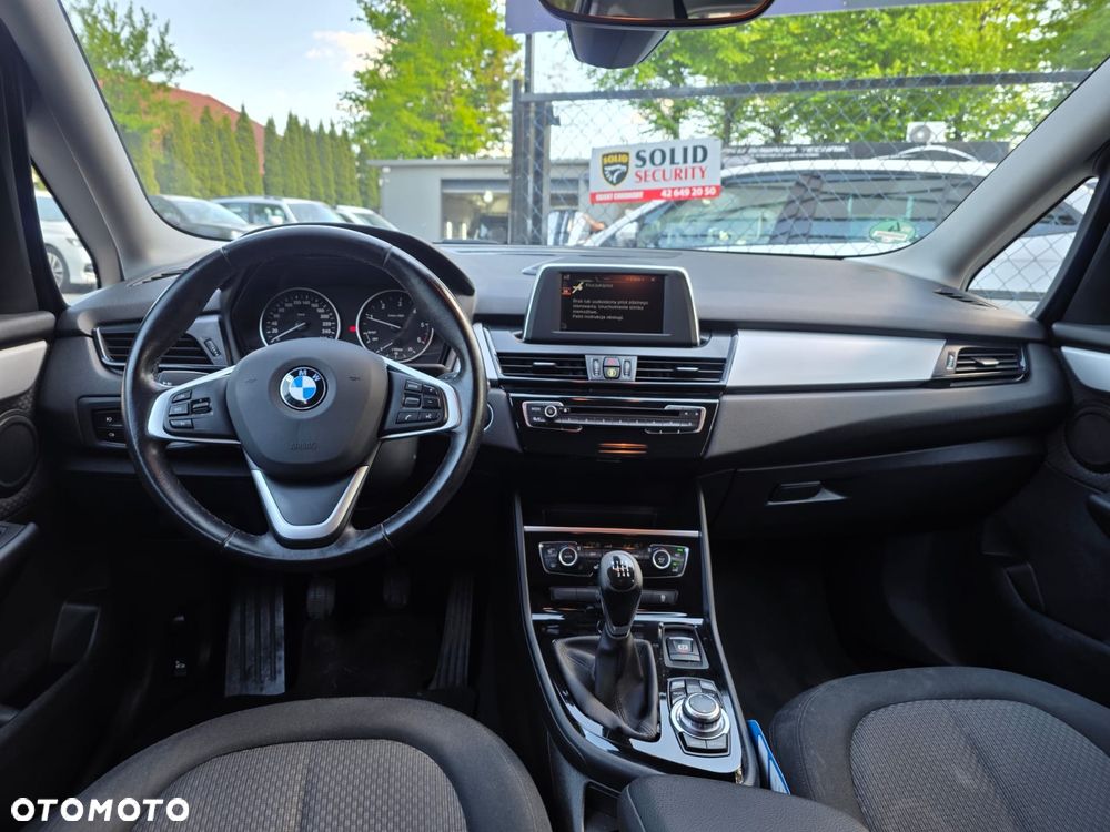 BMW Seria 2 218d - 13