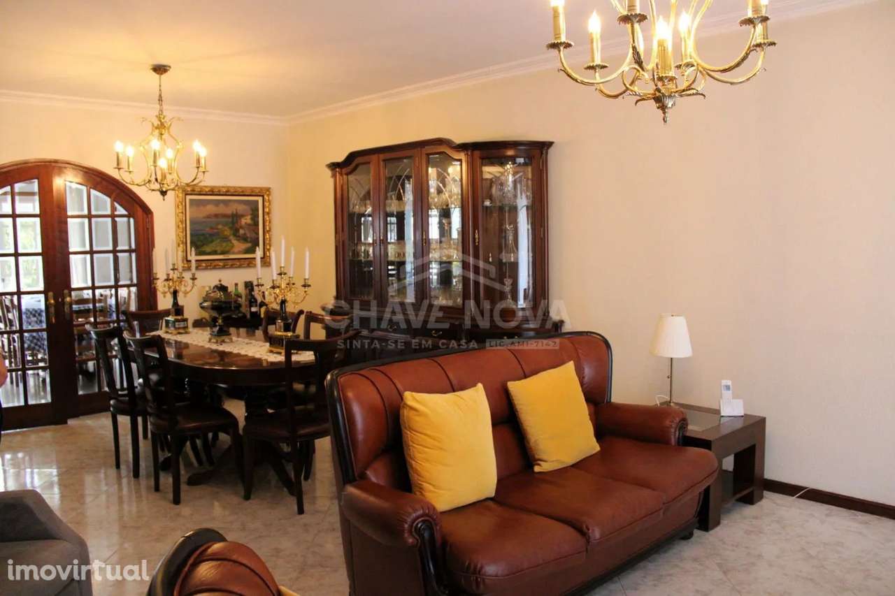 Moradia V4+Office, Pedroso, Jardim, Garagem, Próxima A29 - Grande imagem: 2/24