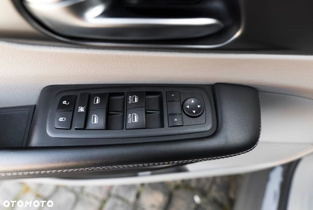 Chrysler Pacifica - 14