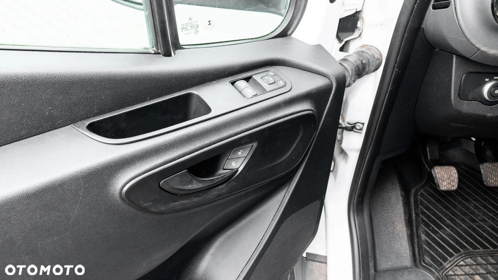 Mercedes-Benz Sprinter - 16