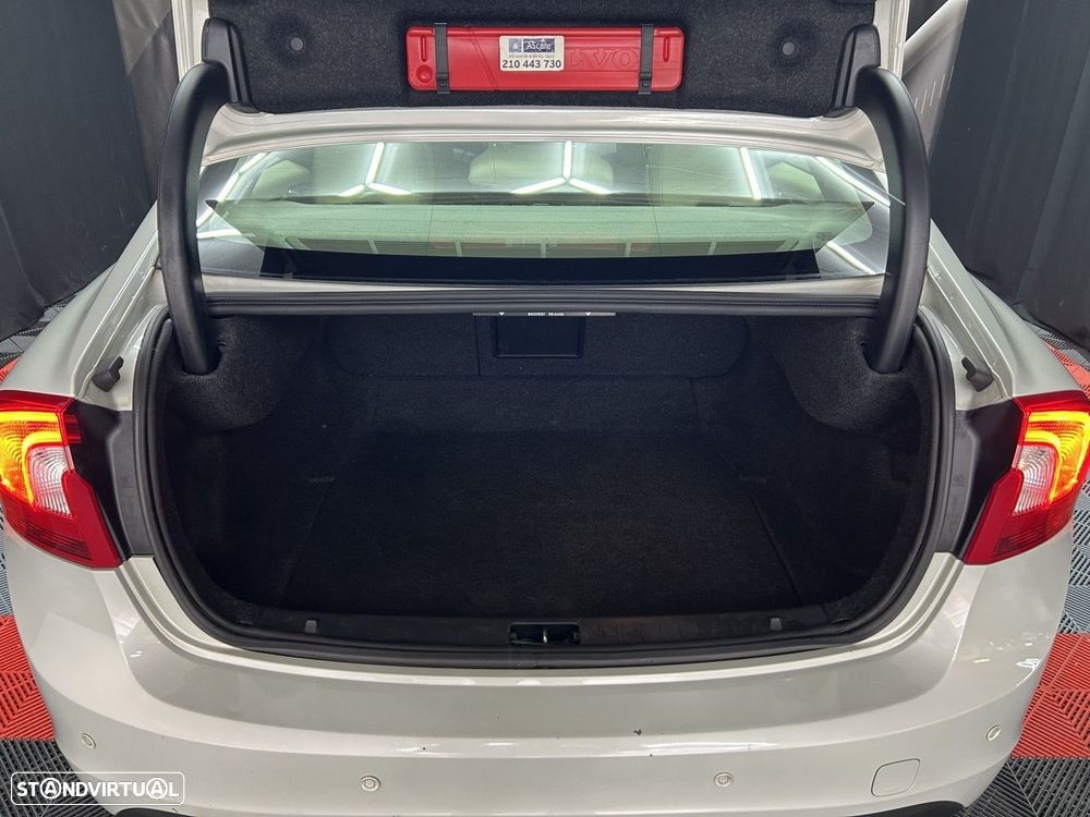 Volvo S60 2.0 D3 Momentum Geartronic - 7
