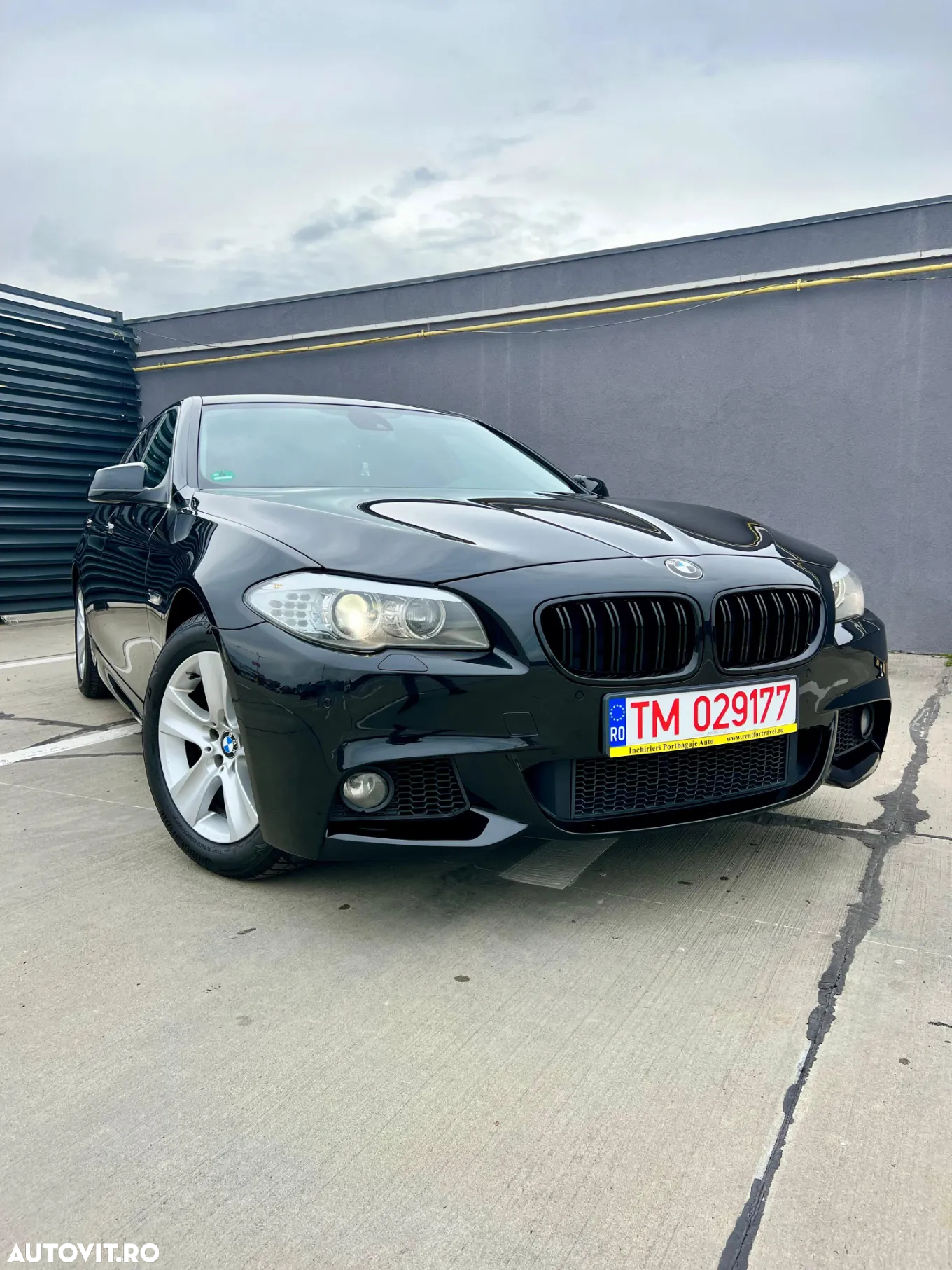 BMW Seria 5 520d Touring Aut. Luxury Line - 2