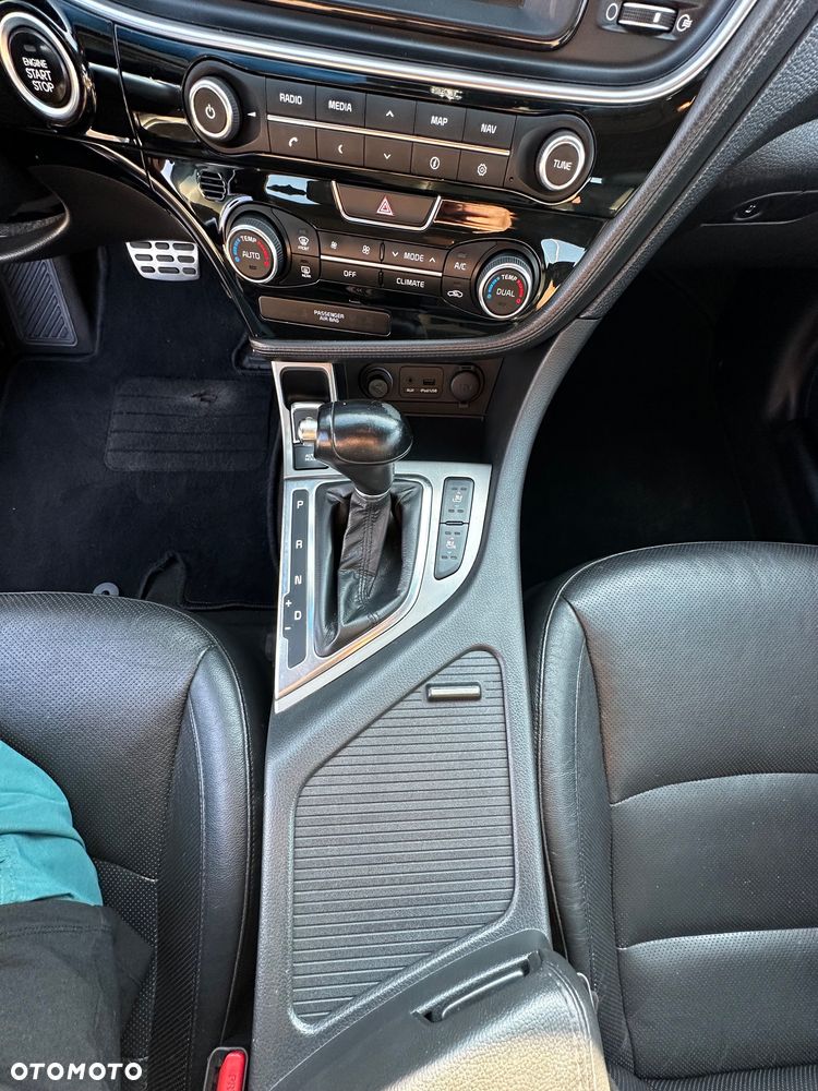 Kia Optima - 11