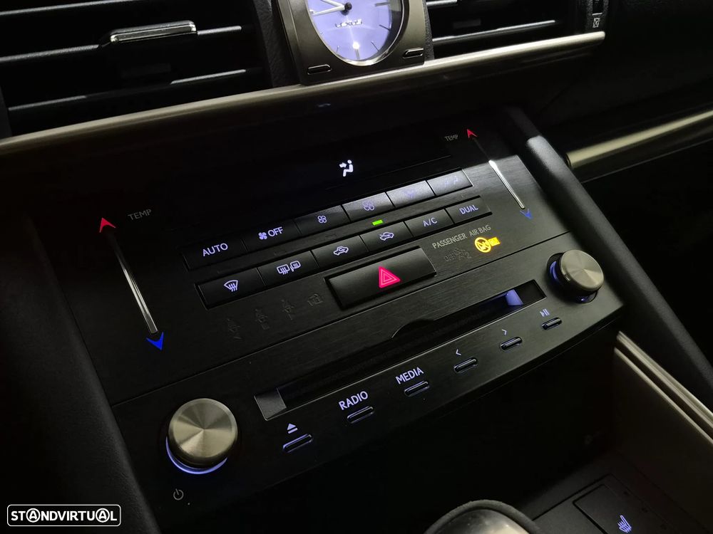 Lexus IS 300H Executive - 27