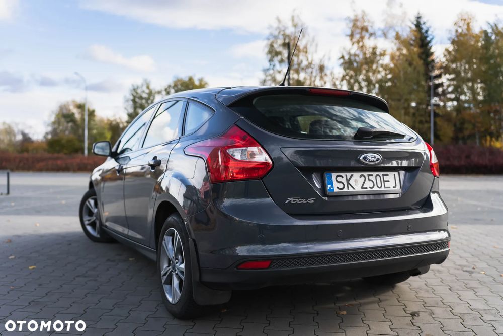 Ford Focus 1.6 Trend - 16