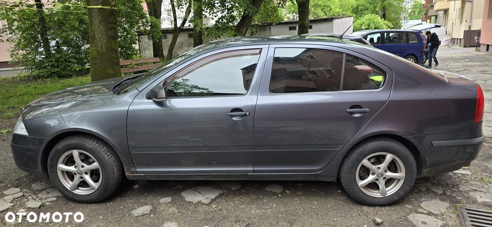 Skoda Octavia 1.6 Tour - 14