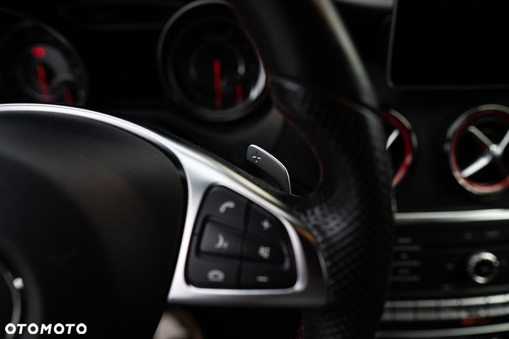 Mercedes-Benz CLA - 40