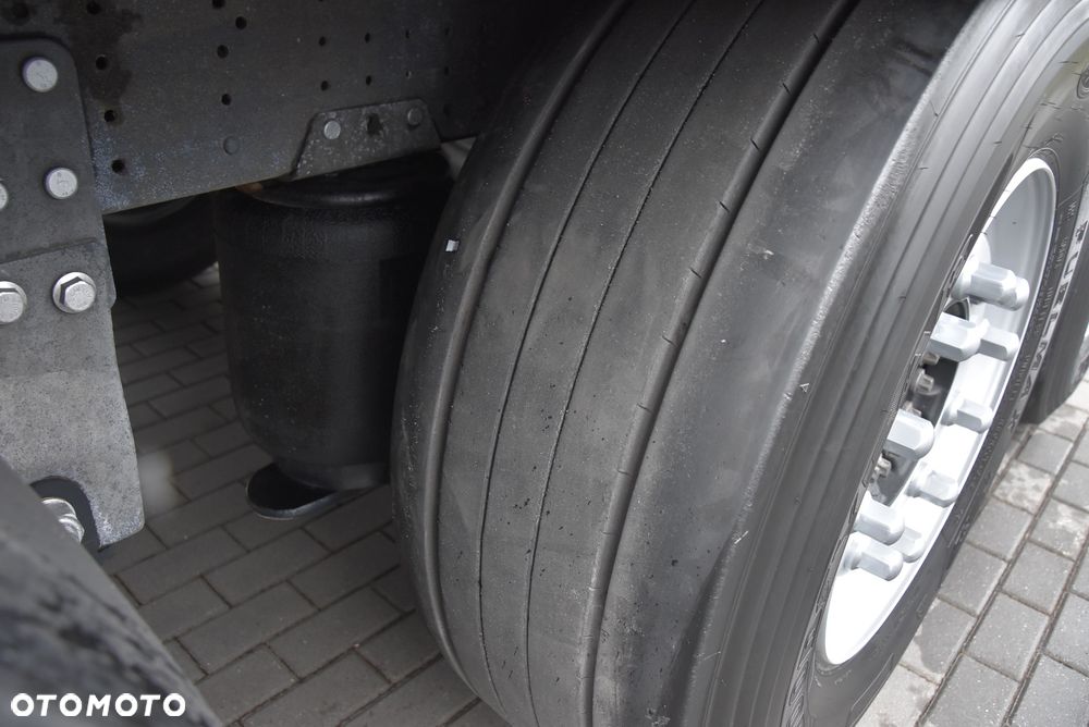 Schmitz Cargobull FIRANA / 240 TYŚ KM PRZEBIEGU! / DACH PODNOSZONY / OŚ PODNOSZONA / WAGA WABCO / STAN JAK FABRYCZNIE NOWY ! ! ! - 13