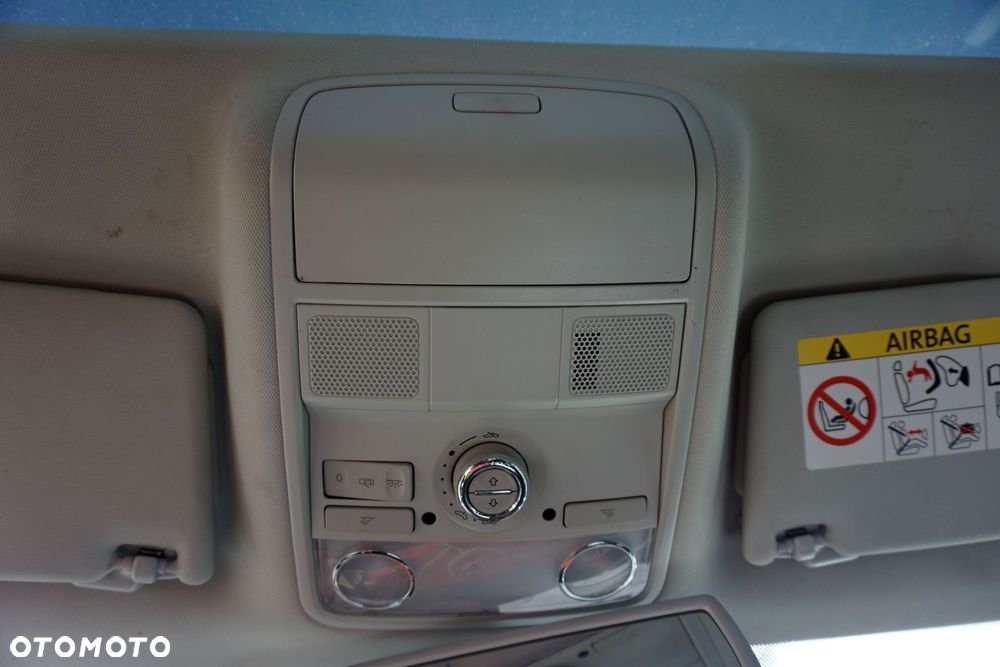 LAMPKA PODSUFITKI PRZEDNIA OŚWIETLENIE KABINY YETI LIFT 3T0947105P SKODA 2012-2017 - 1
