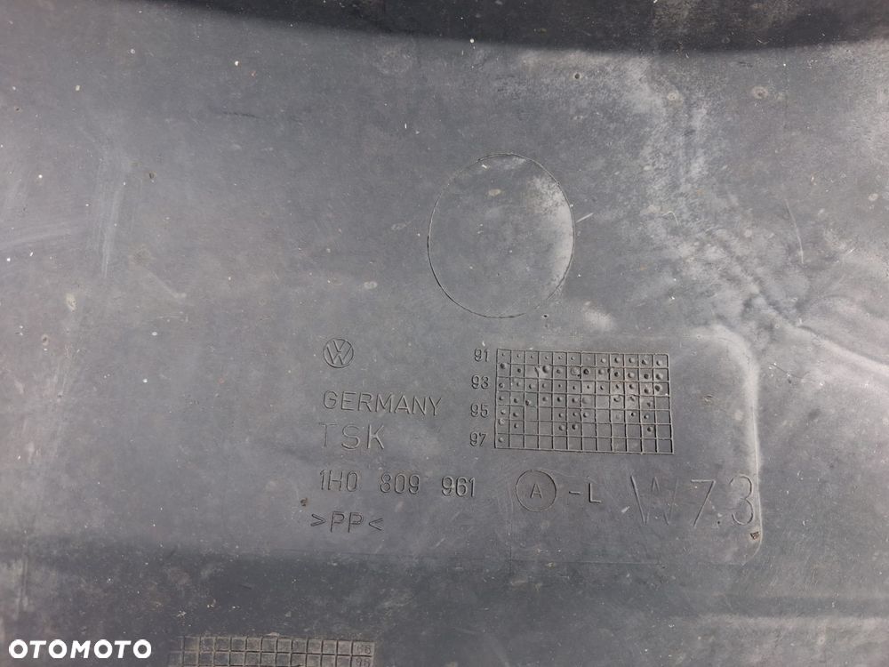 Nadkole VW GOLF III lewe prawe kpl 2szt  1H0809962   1H0809961  OE - 3