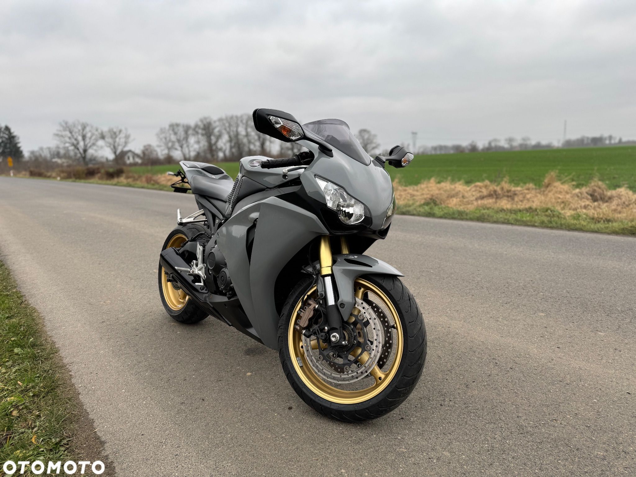 Honda CBR - 1