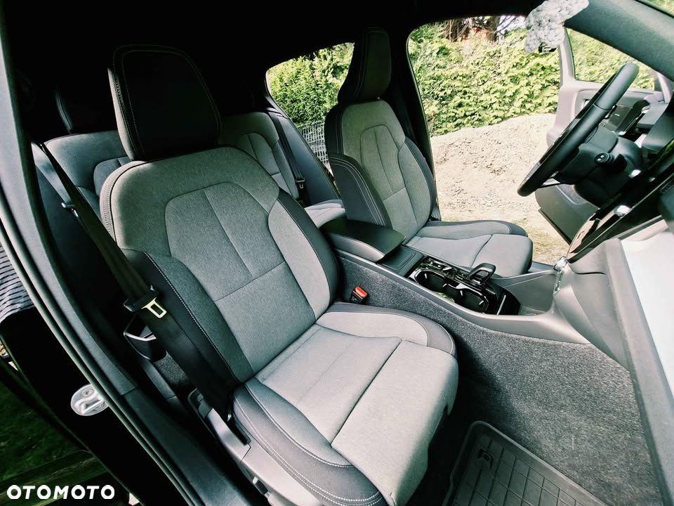 Volvo XC 40 B3 Plus Dark - 16