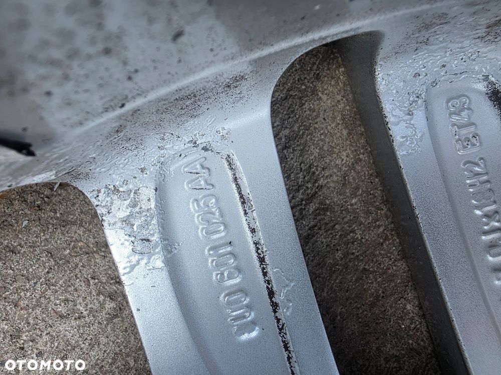 FELGA FELGI KOMPLET AUDI Q3 8U VW 7.0J R18 ET43 8U0601025AA 7/26 ORYGINAŁ ! - 8