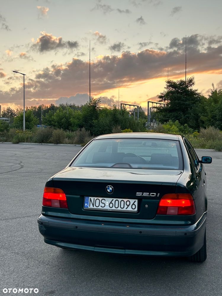 BMW Seria 5 520i - 4