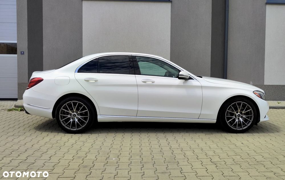 Mercedes-Benz Klasa C 300 7G-TRONIC - 3