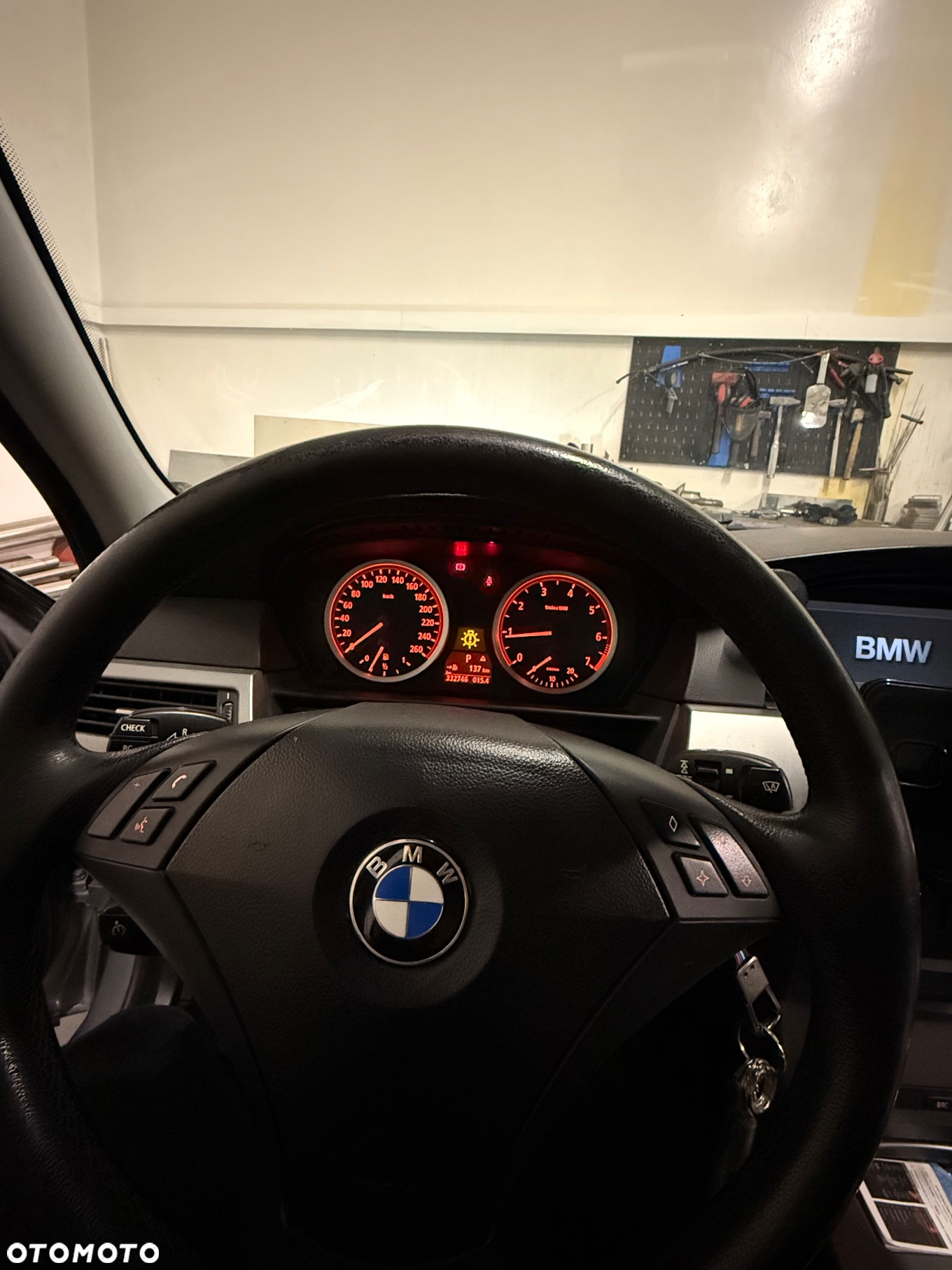 BMW Seria 5 523i Touring - 18