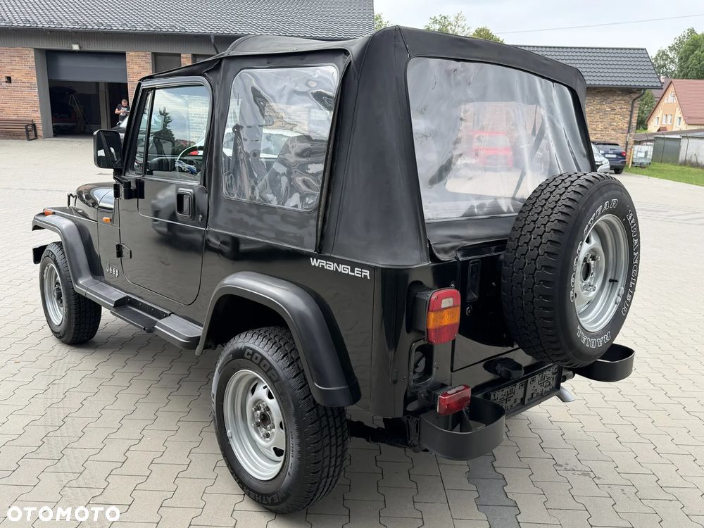 Jeep Wrangler - 8