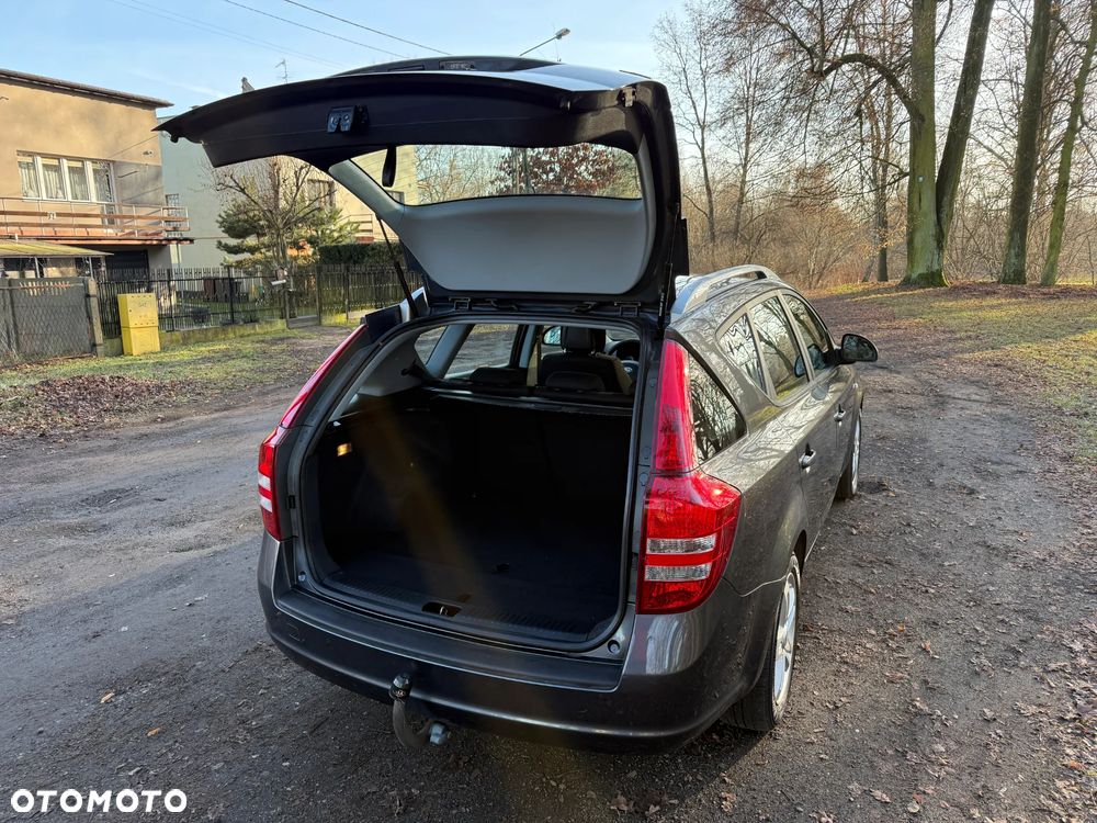 Kia Ceed 1.6 CRDi 90 Vision - 19