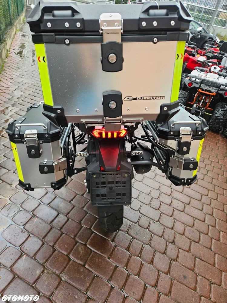 QJMOTOR SVT 650 - 24