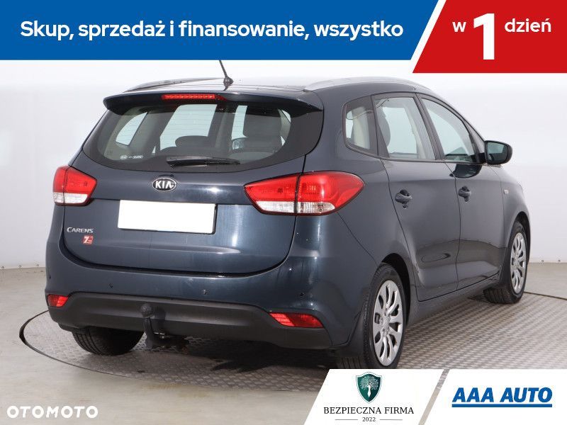 Kia Carens - 7