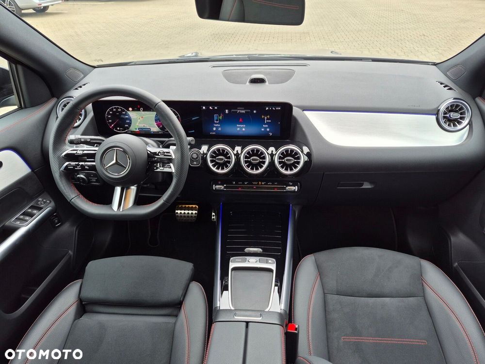 Mercedes-Benz GLA - 22