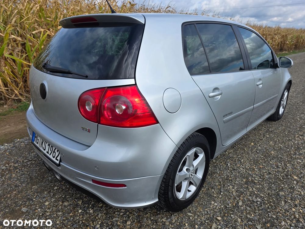 Volkswagen Golf - 33