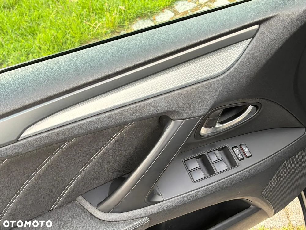 Toyota Avensis 2.0 D-4D Prestige - 12