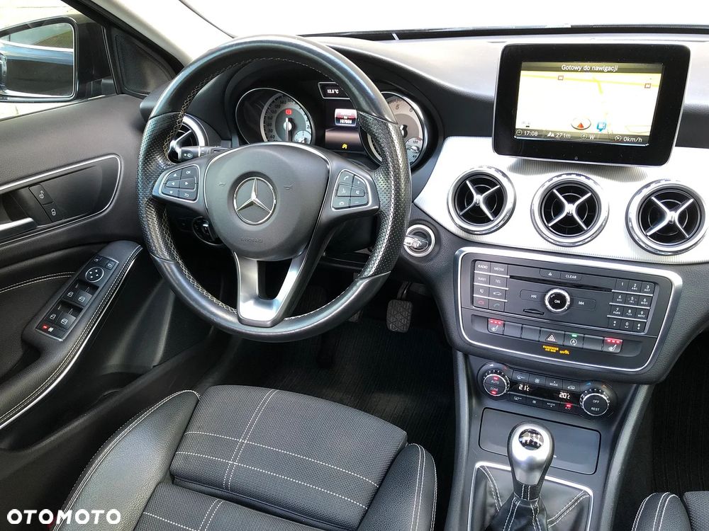 Mercedes-Benz GLA 200 Activity Edition - 13