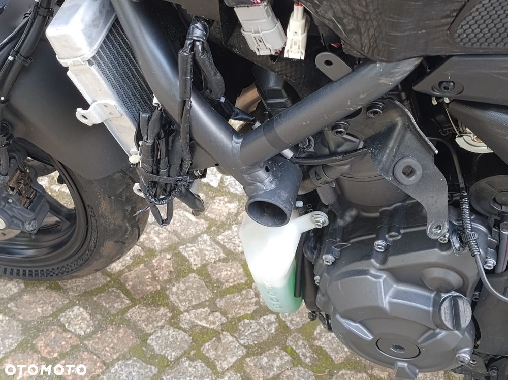 Yamaha R7 - 19
