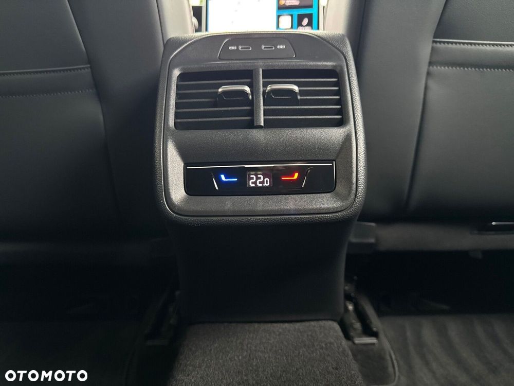 Volkswagen Passat Variant 2.0 TDI SCR R-Line Plus DSG - 17