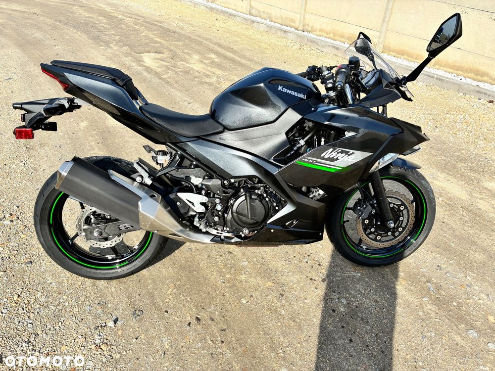 Kawasaki Ninja 400 - 1