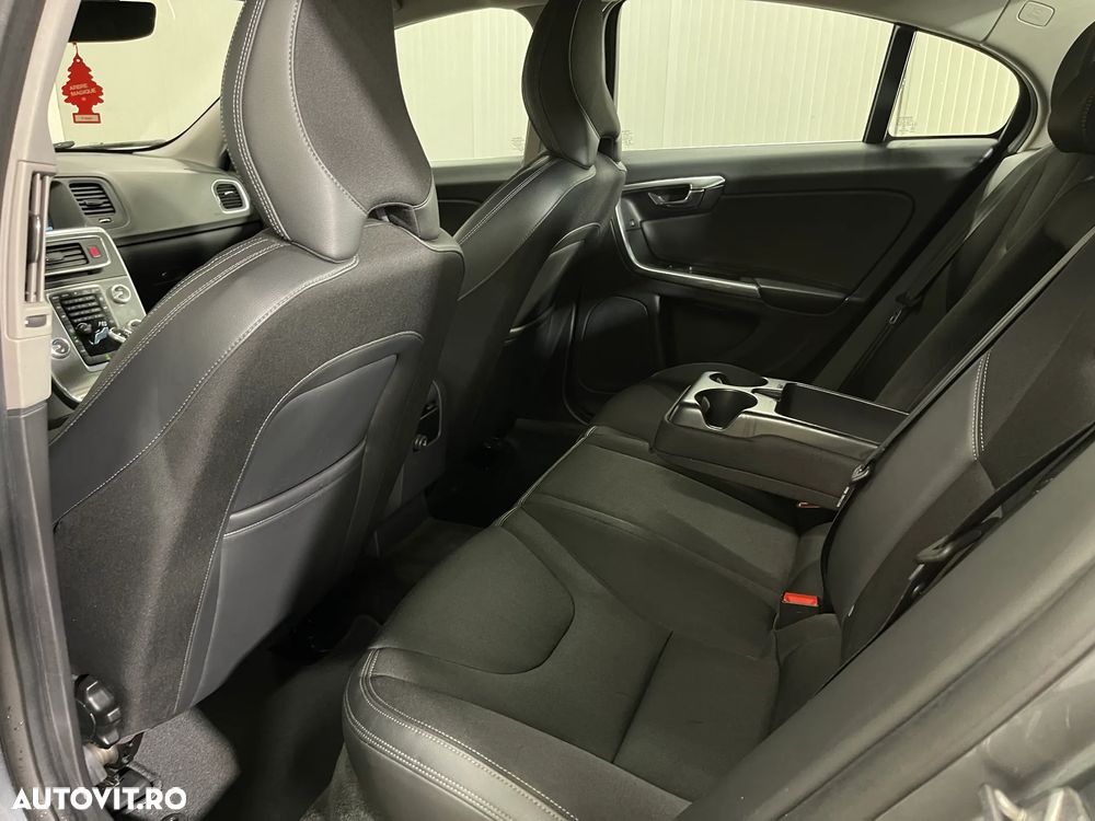 Volvo S60 D3 Geartronic Momentum - 11