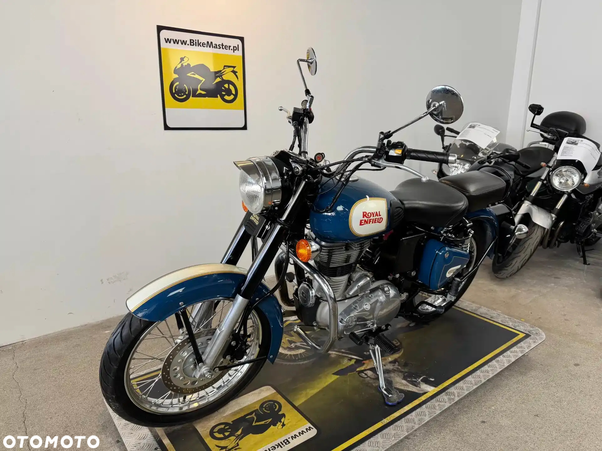 Royal Enfield Bullet - 4