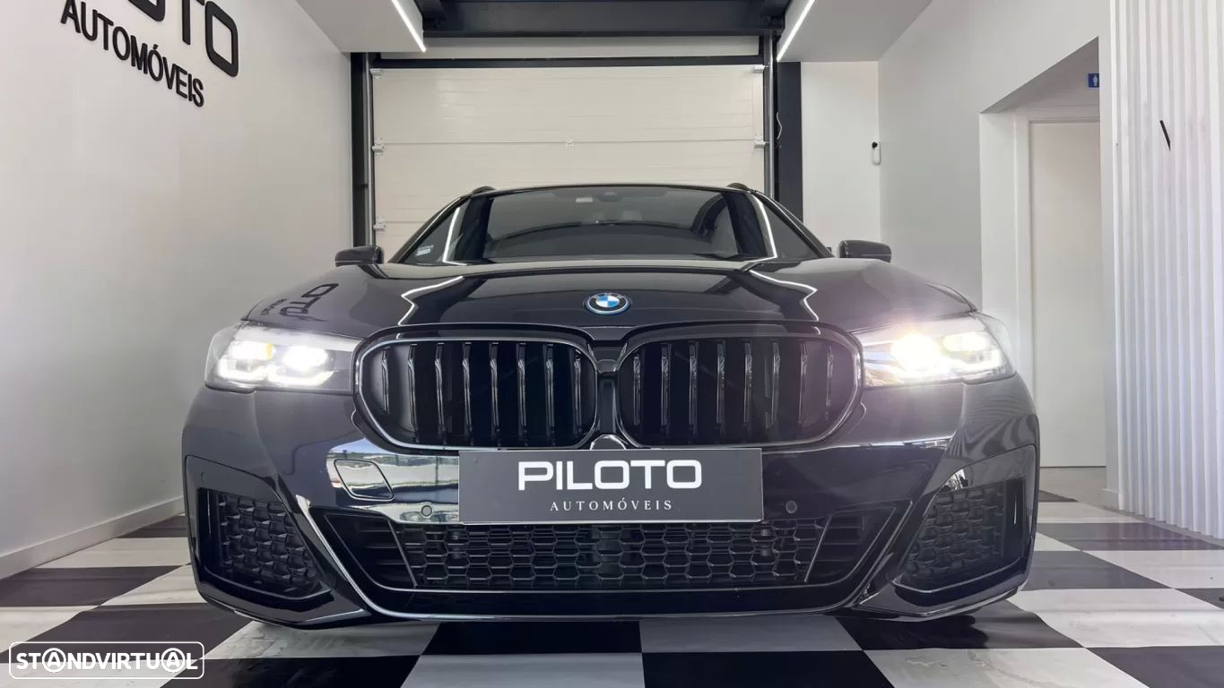 BMW 530 e Pack Desportivo M - 3